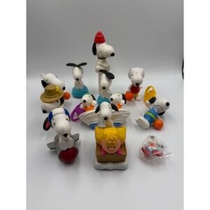 Snoopy Charlie Brown Peanuts Figures Lot Various Poses Collectible Toys